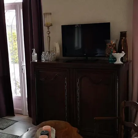 La Cour Du Puits Chambre Rooibos 3*