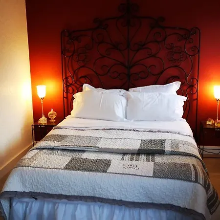 La Cour Du Puits Chambre Rooibos Bed & Breakfast 3*
