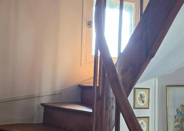 La Cour Du Puits Victor Cormeilles (Eure)