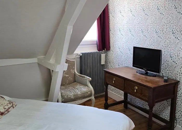 La Cour Du Puits Victor